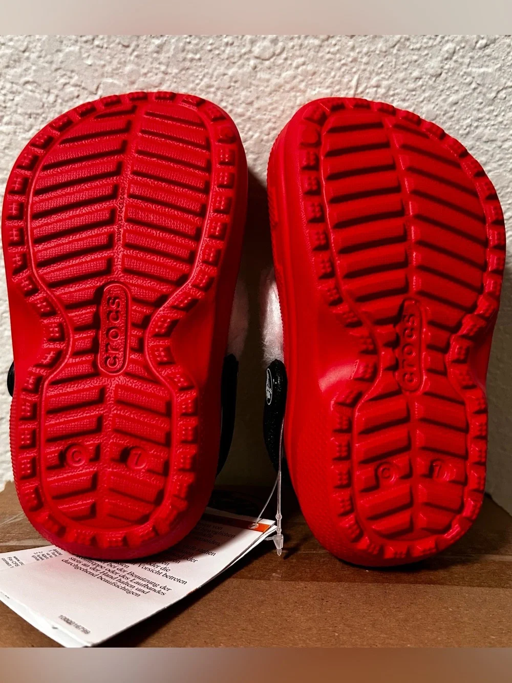 Crocs Classic Lined Santa Christmas Clogs Red/White kids toddlers NWT Size: C7